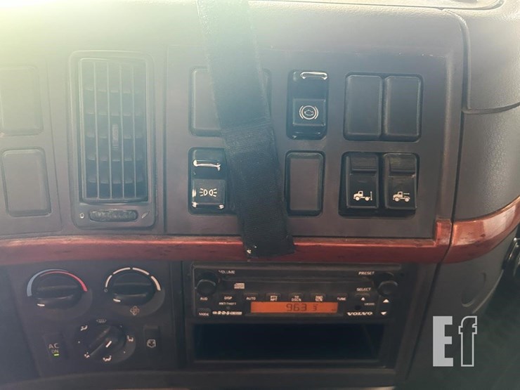 2007-volvo-vnl64t630-image-15