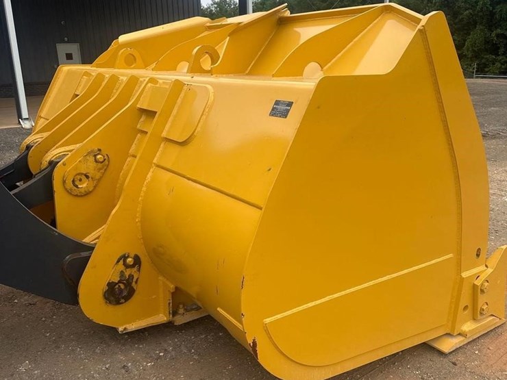 2020-deere-844l-image-14