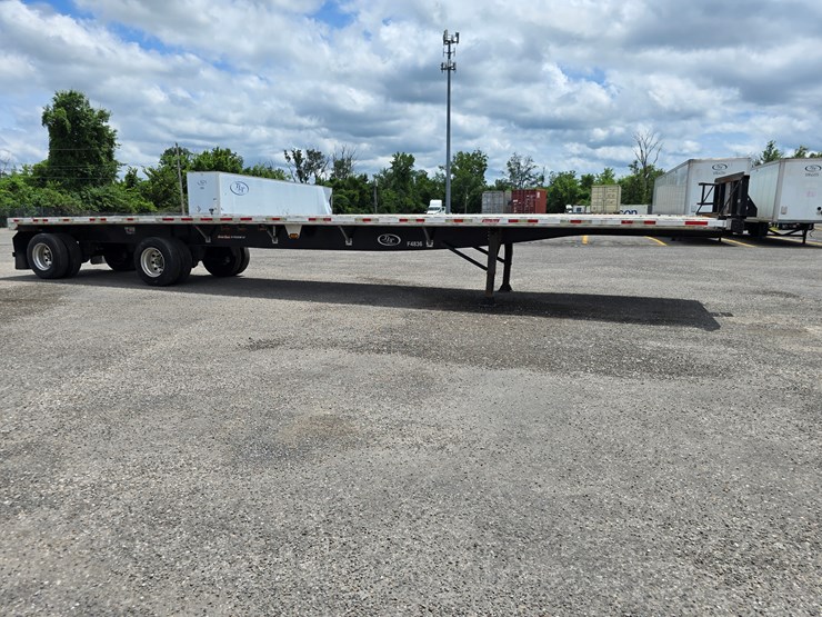 2015-great-dane-48'-x-102"-image-53