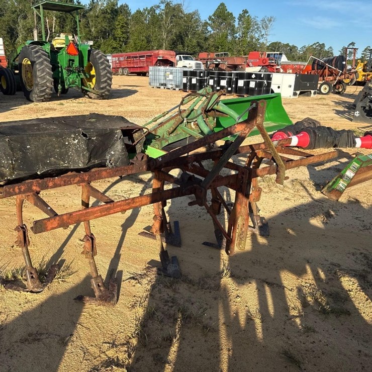 156 - 2 ROW CULTIVATOR