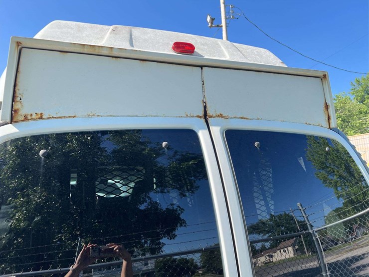 2001-chevrolet-express-3500-image-7