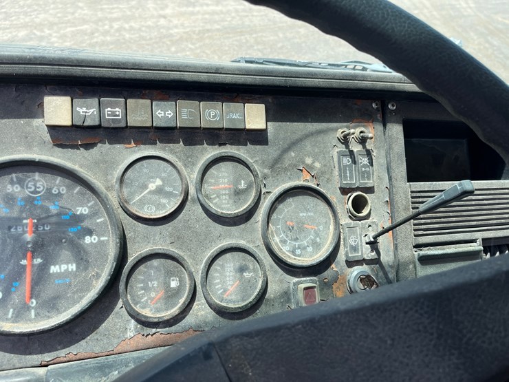 #21657-•-1984-mack-truck-image-18