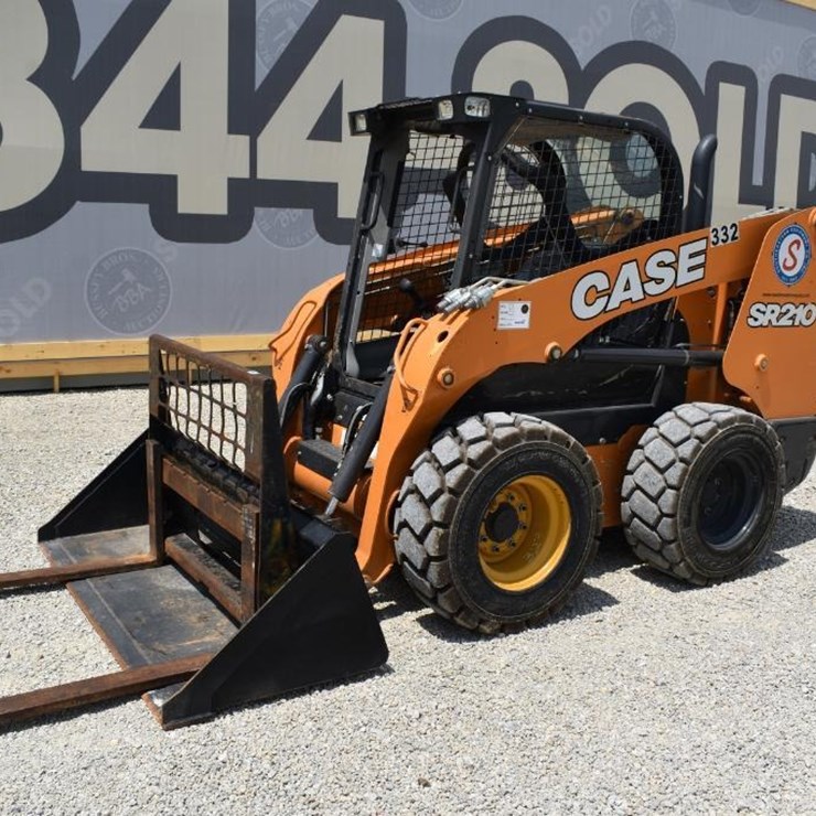 2019 CASE SR210