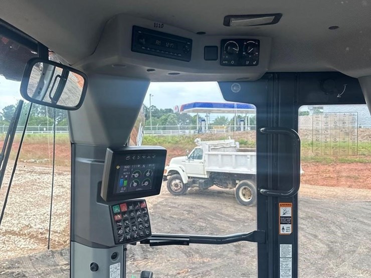 2019-deere-624l-image-19