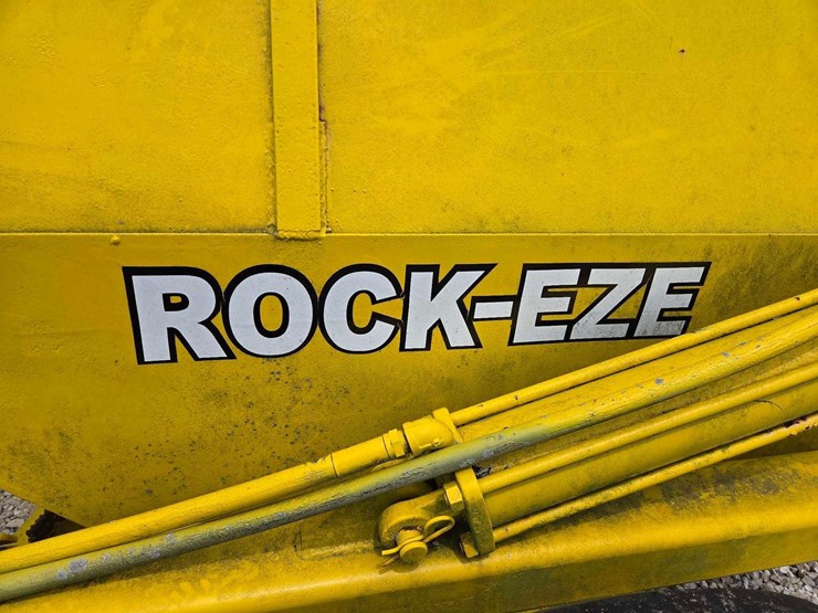 haybuster-rock-rake-image-16