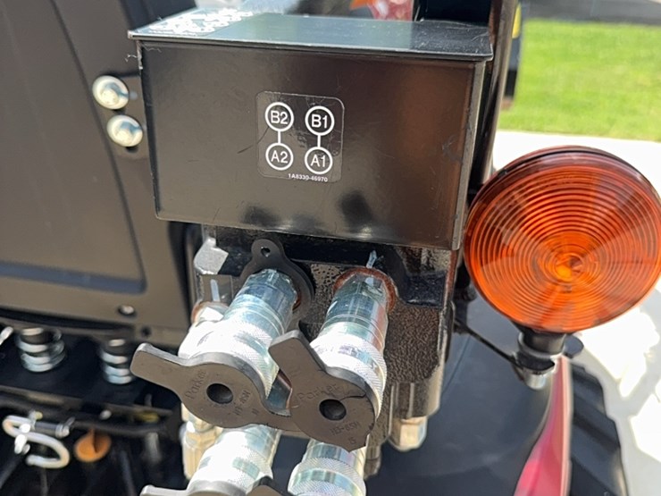 2023-yanmar-325-image-11