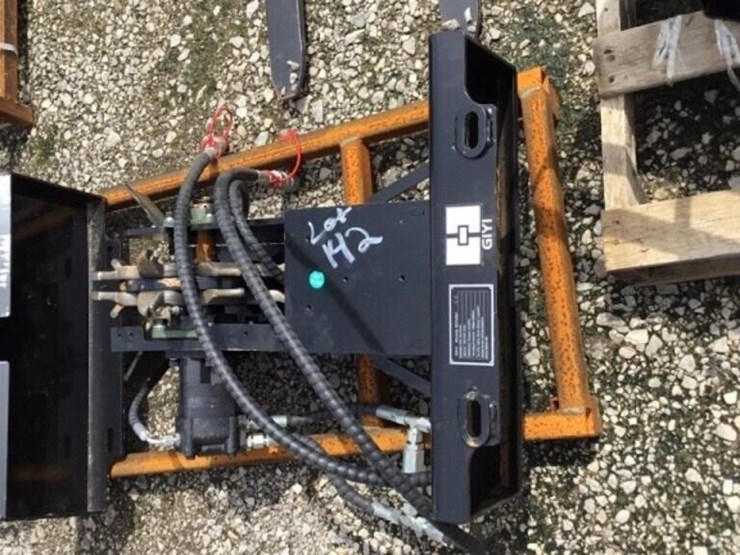 new-giyi-mini-skid-steer-stump-grinder-image-1