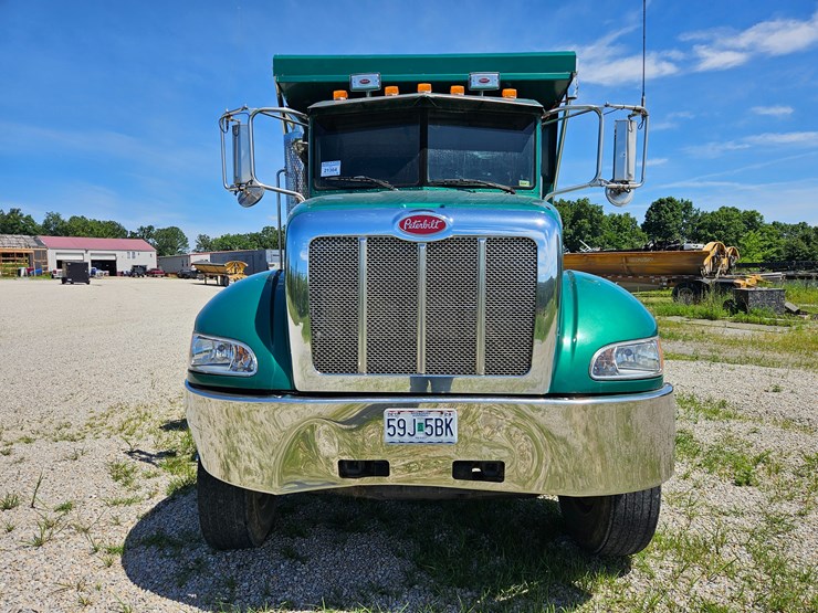 2012-peterbilt-382-image-27
