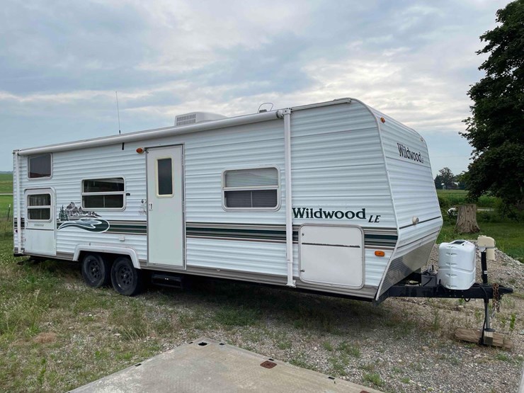 2005-wildwood-le-camper-image-1