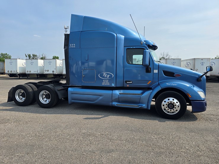 2019-peterbilt-579-image-33