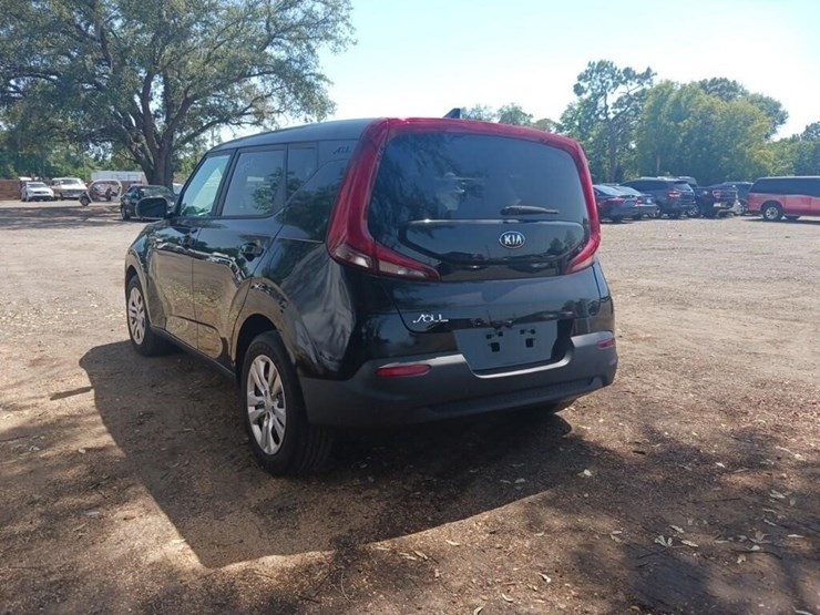 2020-kia-soul-runs/moves-lx-image-7