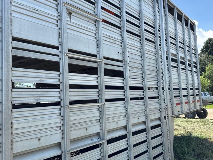 1981-wilson-livestock-trailer-image-14
