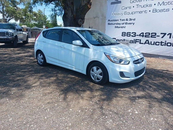 2015-hyundai-accent-runs/moves-gs-image-2