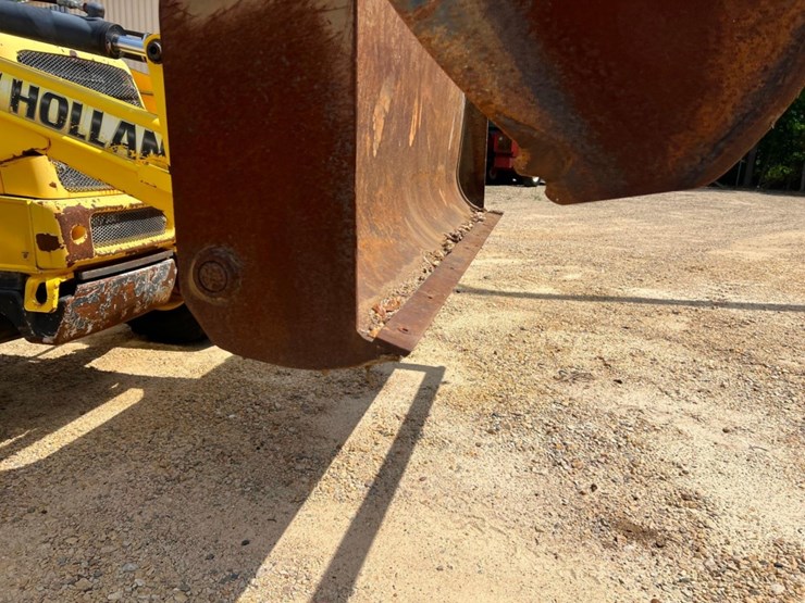 2008-new-holland-b110-image-42