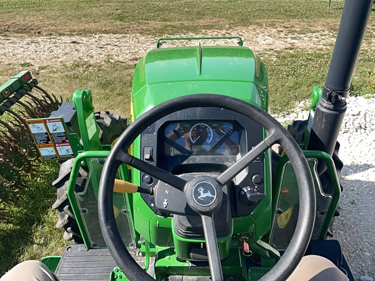 2019-john-deere-5065e-image-9