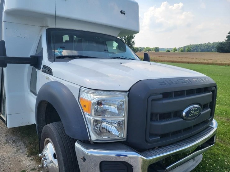 2012-ford-f550-xl-image-9