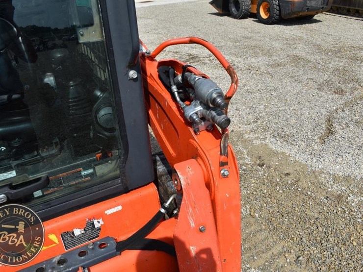 2020-kubota-ssv65-image-34