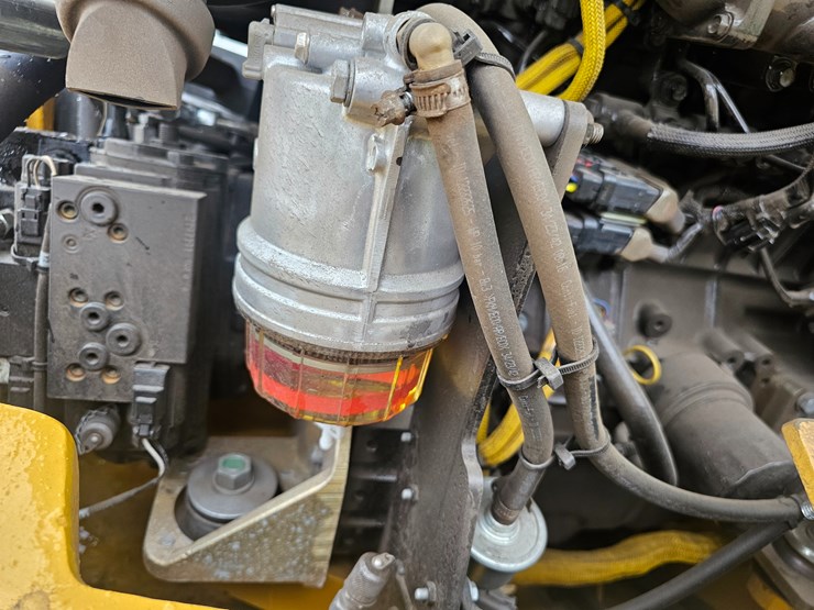 #17574-•-2024-deere-324-wheel-loader-image-46