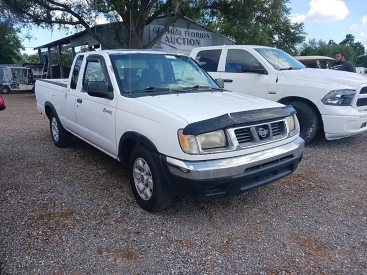1998-nissan-frontier-image-1