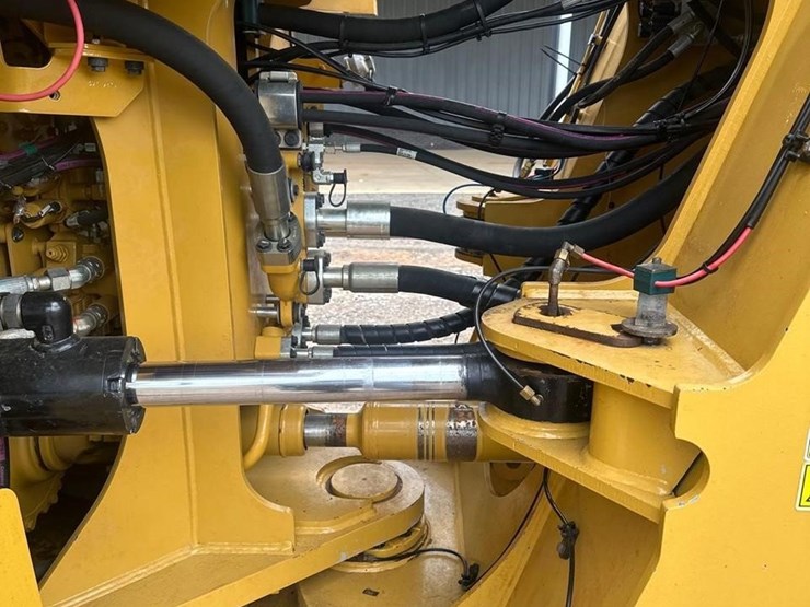 2021-caterpillar-980m-image-18