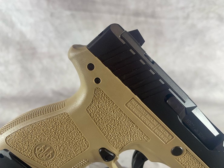 #4368-•-beretta-apx-a1-carry-9mm-luger-pistol,-sn:-axc154049-image-8