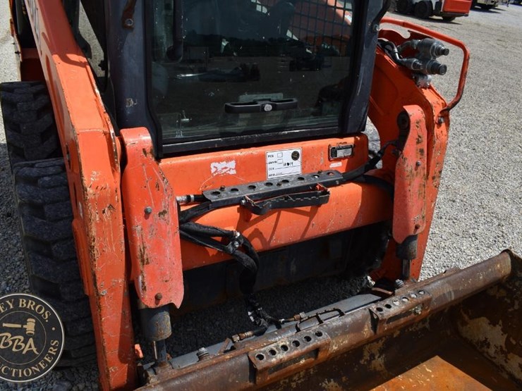 2017-kubota-ssv65-image-21
