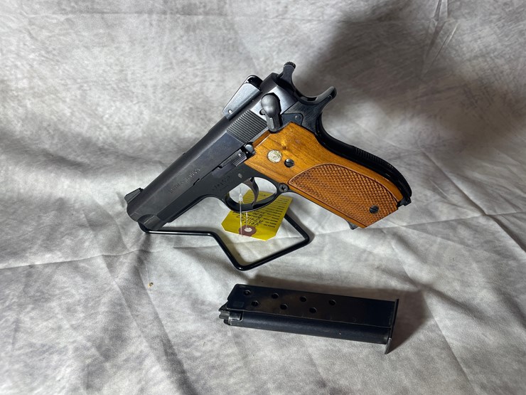 #4402-•-smith-and-wesson-model-439-9mm-luger-pistol,-sn:-a741597-image-16