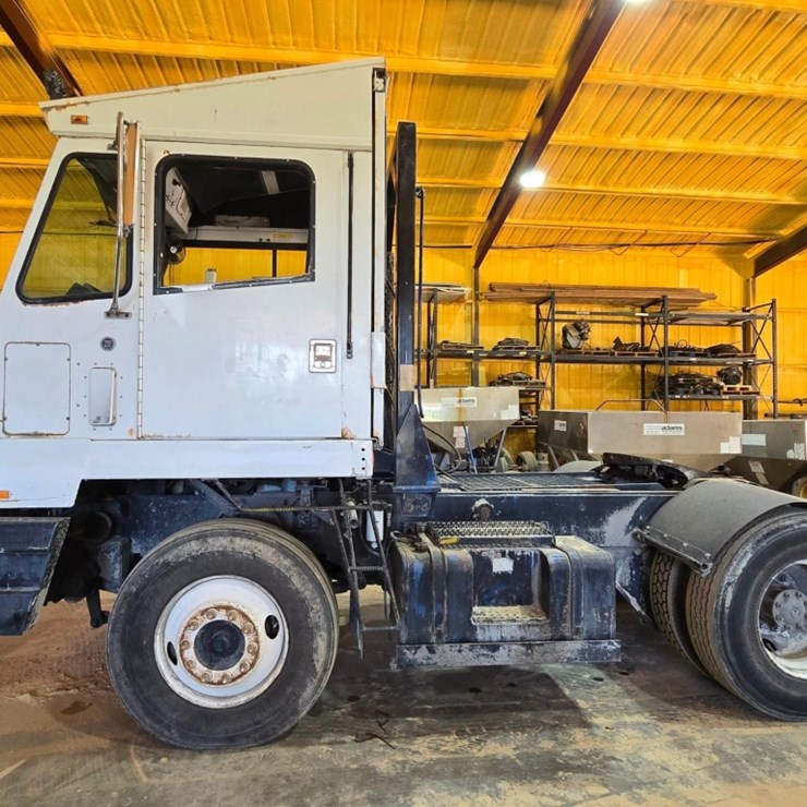 2004 CAPACITY TJ7000