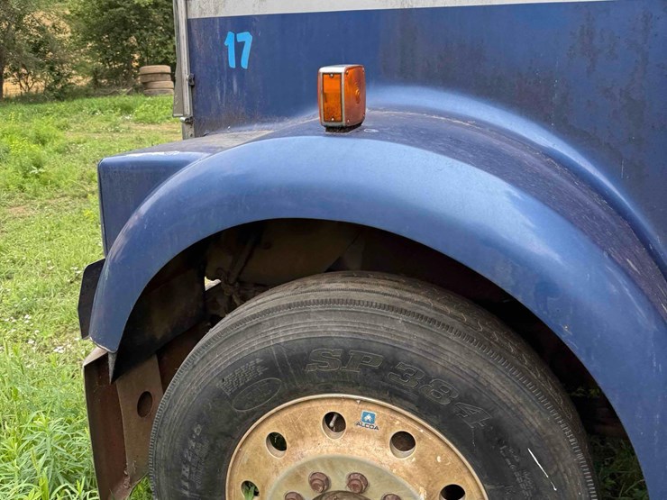 1983-kenworth-w900-image-17