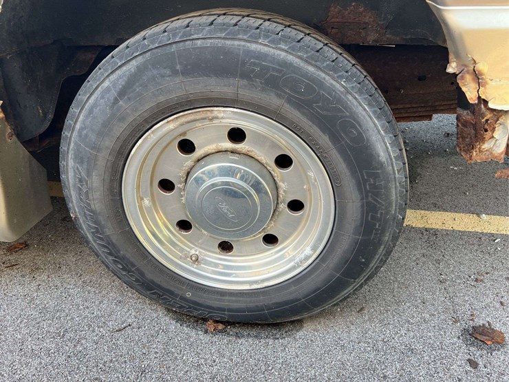 2002-ford-e250-image-12