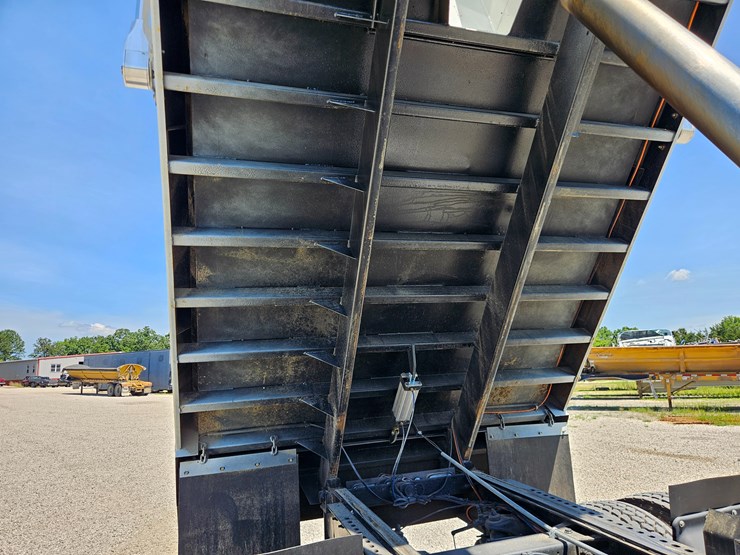 2012-peterbilt-382-image-39