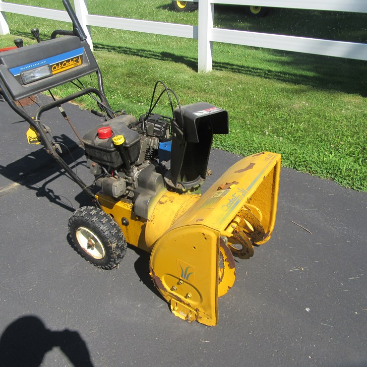 #8806 • Cub Cadet Snowblower