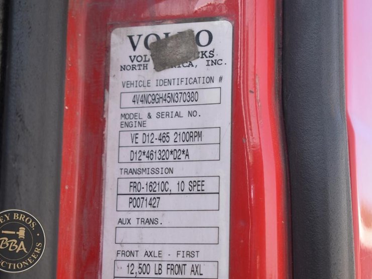 2005-volvo-vnl64t670-image-19