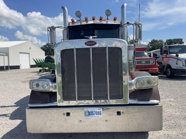 2007-peterbilt-388-image-45