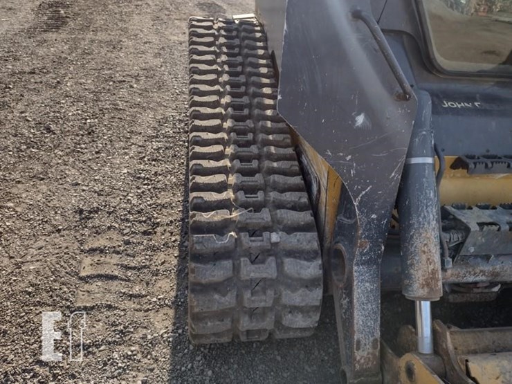 2022-deere-333g-image-34
