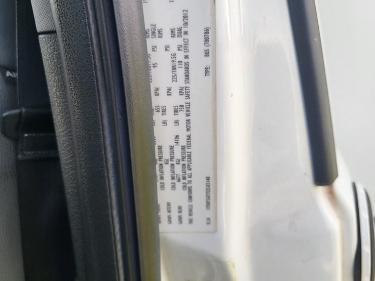 2012-ford-f550-xl-image-57