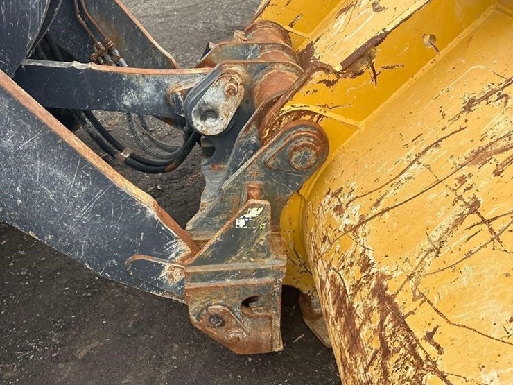 2019-deere-624l-image-10