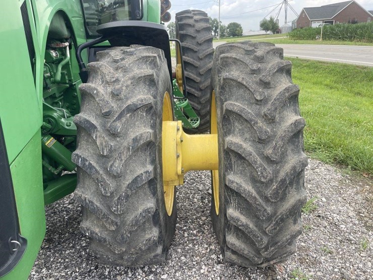 2011-john-deere-8335r-image-16