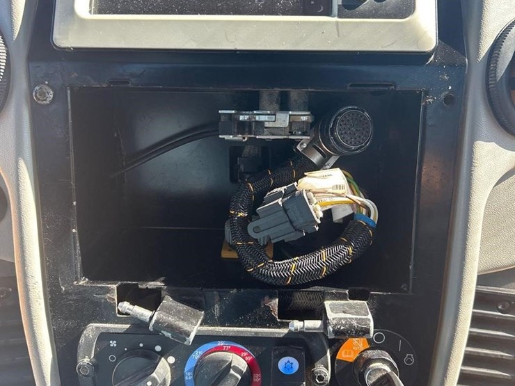 2018-caterpillar-d6n-xl-image-54