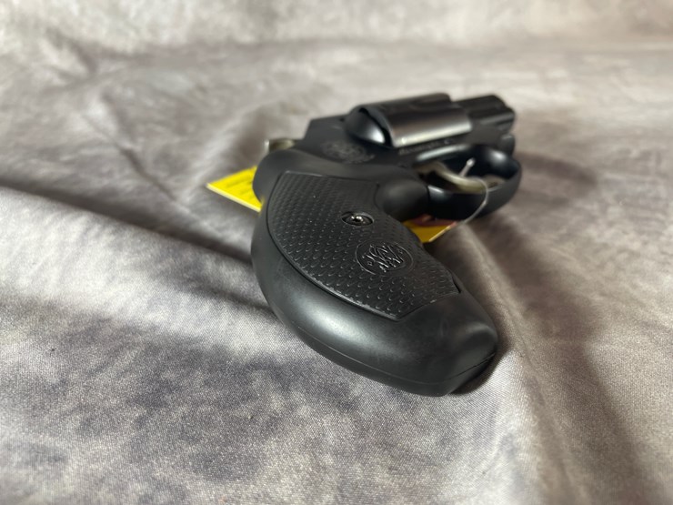 #4398-•-smith-and-wesson-380j-38-spl-revolver,-sn:-cyk0238-image-4