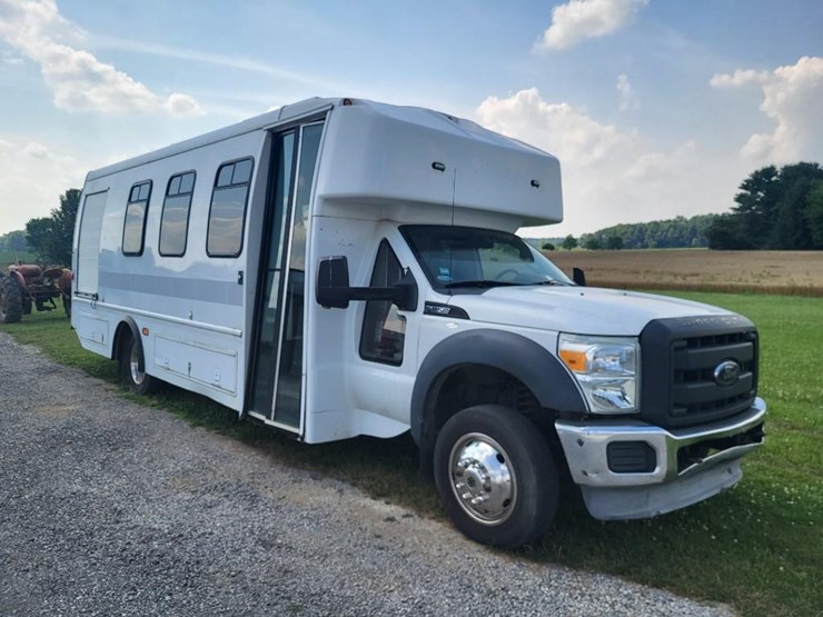 2012-ford-f550-xl-image-1