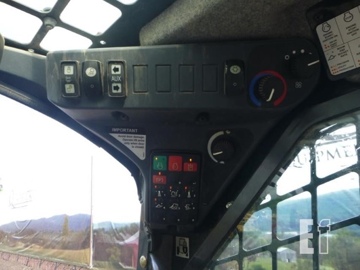 2022-deere-325g-image-8
