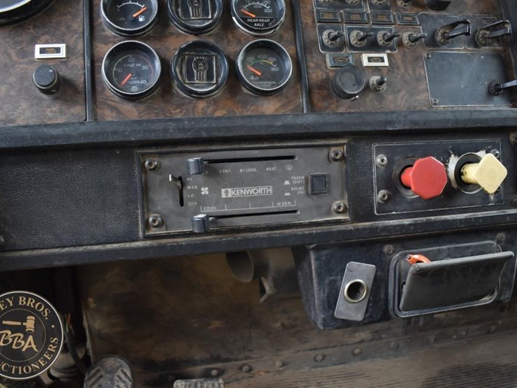 1990-kenworth-t800-image-13
