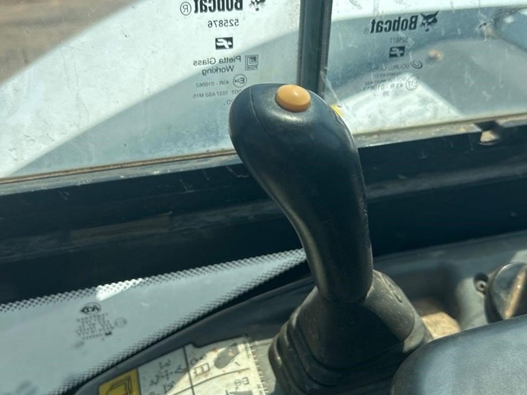 2021-bobcat-e85-image-31