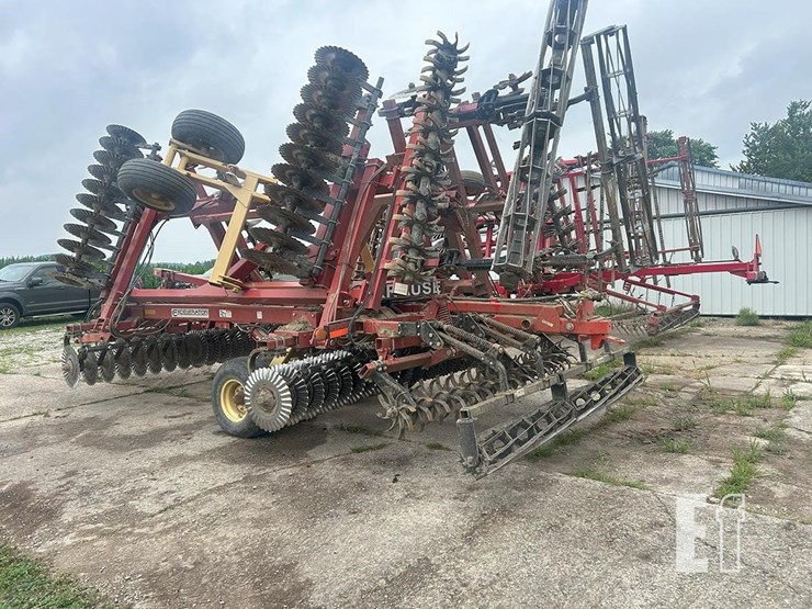 2012-kuhn-krause-8000-25-image-4
