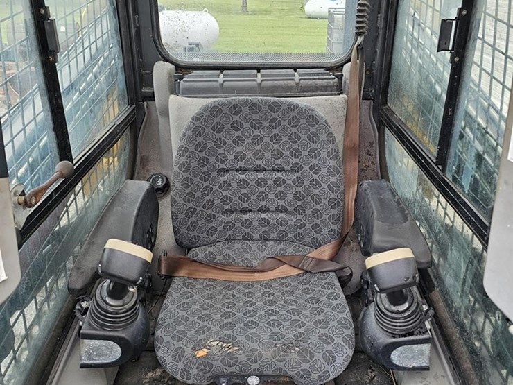 2018-new-holland-c277-image-4