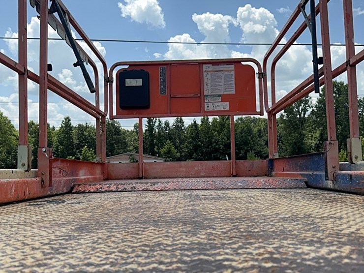 jlg-4069le-image-9