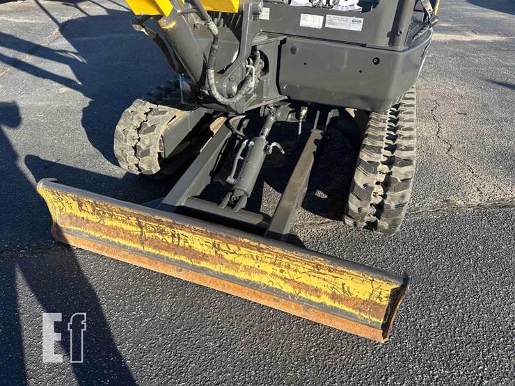 2020-new-holland-e26c-image-7