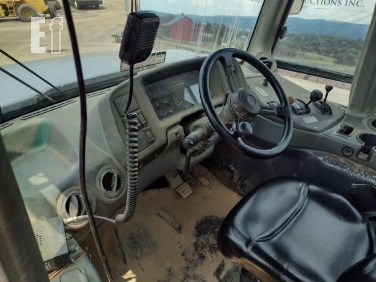 deere-300d-image-13
