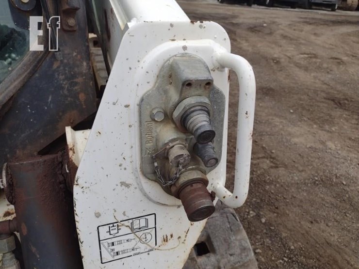 2020-bobcat-t595-image-16